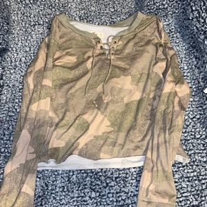 Hollister too size small